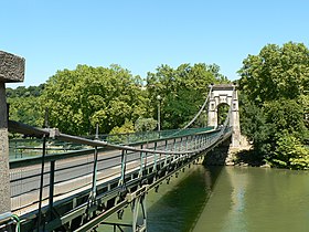 Le pont de l'Île-Barbe en 2008