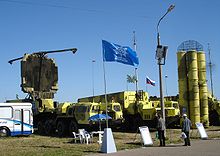 S-300PMU-2 vehicles. From left to right: 64N6E2 detection radar, 54K6E2 command post and 5P85 TEL. S-300PMU2 complex.jpg