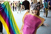 Cosplay par une jeune fille du Nyan Cat, un "meme" sur Internet