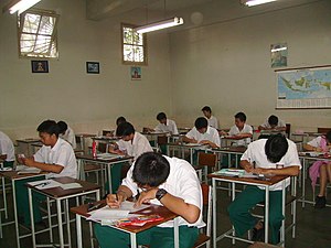 Bahasa Indonesia: SMA Trinitas, Ulangan Umum
