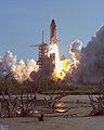 Запуск космического корабля Discovery на свою первую миссию 30 августа 1984.
