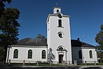 Kyrkan sedd från Kallbäcksvägen.