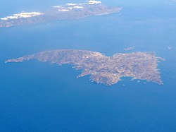 从上空眺望锡罗斯岛