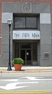 The State Bank building in downtown Laurinburg The State Bank Building in Laurinburg, North Carolina, June 2011.jpg