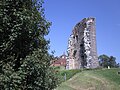 Ruines du château et église