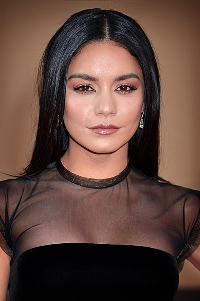 Datoteka:Vanessa Hudgens - 2019 by Glenn Francis.jpg