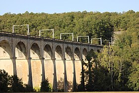 Le viaduc à l'issue du tunnel des Roches en 2023