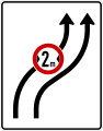 Zeichen 515-21 Verschwenkungstafel; Darstellung ohne Gegenverkehr und mit integriertem Zeichen 264 StVO außerhalb der Autobahn: zweistreifig nach rechts