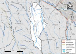 Carte en couleur présentant le réseau hydrographique de la commune