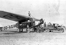 Fokker VII repostando en algún lugar del Congo belga (c. 1930)