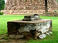 A grave in Qutub Minar complex.jpg