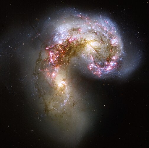 «Галактики антенн» NGC 4038 и NGC 4039 в созвездии Ворона. Фотография телескопа «Хаббл»