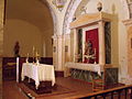 Altar mayor, con imagen del santo titular.