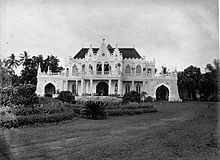 Photograph of Raden Saleh's house in Cikini in c. 1875-1885 COLLECTIE TROPENMUSEUM Het huis van de kunstschilder Raden Saleh door hemzelf gebouwd. TMnr 60005156.jpg