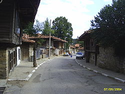 Главната улица на село Градец