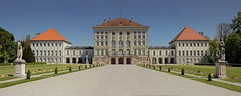 Le château de Nymphenburg à Munich, ancien palais d’été des ducs de Bavière. (définition réelle 5 000 × 2 000)