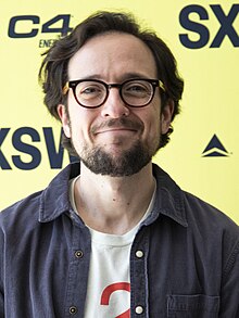 Description de l'image Josh Brener at Cold Wallet World Premiere at SXSW 2024 (cropped).jpg.