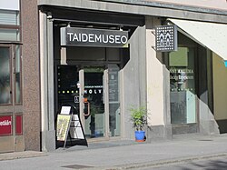 Jyväskylän taidemuseon sisäänkäynti syyskuussa 2011.