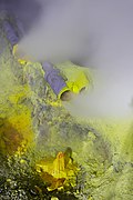 Perlombongan sulfur Kawah Ijen