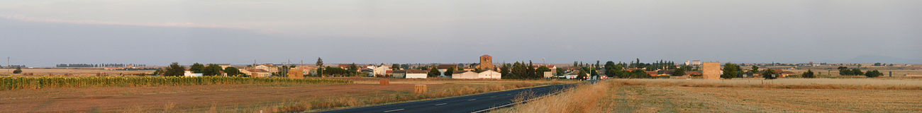 Fotografía panorámica de La Vellés. Realizada dende la carretera ente Palencia de Negrilla y la que va a La Vellés.