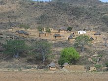 Сельская деревня недалеко от Сумбе, Ангола.jpg