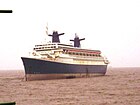 SS France odottaa Alangin edustalla pääsyä romutettavaksi vuonna 2007.