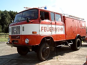 TLF 16 auf allradgetriebenen Fahrgestell IFA-W50 LA in der typischen Lackierung der DDR ab 1985.