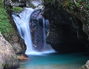 English: Waterfall near Lepena, Slovenia Slove...