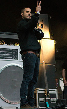 Zane Lowe (2012).jpg