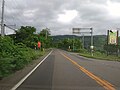 9) △旧道入口の説明がついているのはよいと思いますが、走行中の車内撮影で風景が流れてしまっています。