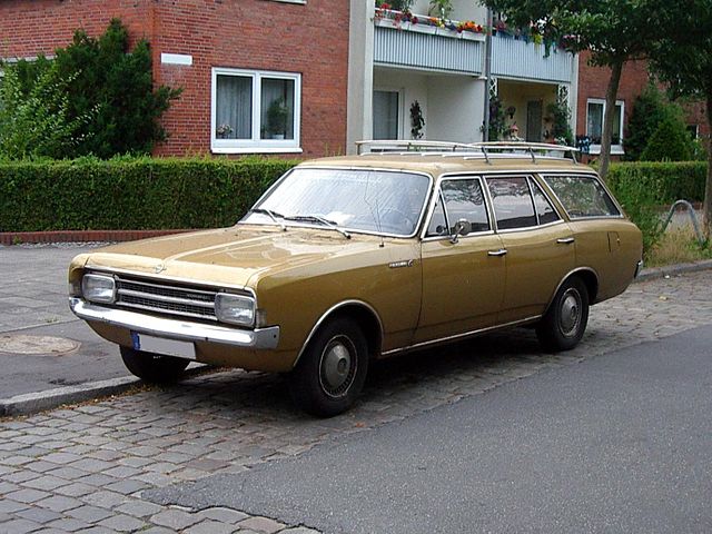 File1966 Opel Rekord C2 Kombi 5T Front