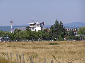 Vue sur la tour de contrôle.