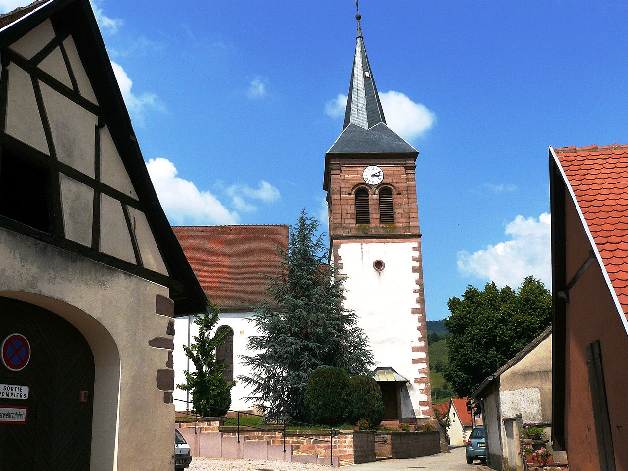 Église Saint-Wendelin à Albé. (Source: Wikipédia)