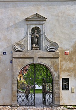 Anežský klášter, severní brána