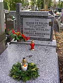 Armand Vetulani and his family grave at Milanówek cemetery.