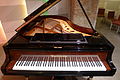 Grand piano Bösendorfer v sále Mozartova domu