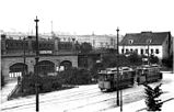 Eines der wenigen bekannten Fotos der Südlichen Berliner Vorortbahnen zeigt zwei Berolina-Wagen am Bahnhof Rixdorf, 3. Juni 1901