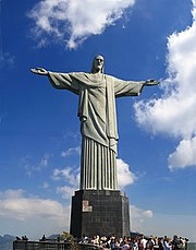 Статуя Иисуса Христа в городе Рио-де-Жанейро