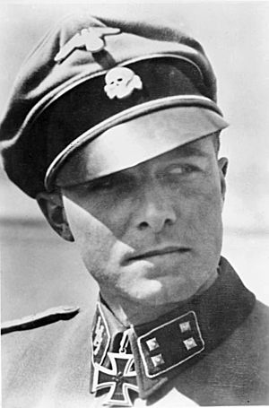 SS돌격대지도자 시절의 요아힘 파이퍼
