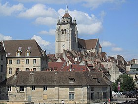 Vue sur la Collégiale Notre-Dame de Dole (élevée au rang de basilique en 1951)