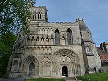 Dunstable priory facade Dunstable priory facade.jpg