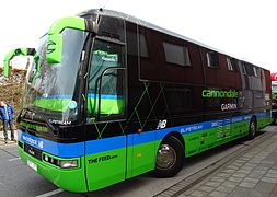 Le bus secondaire de l'équipe lors du Grand Prix E3 2015.
