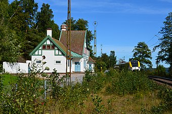 Hultafors station från väster.