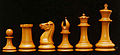 Šachové kameny – zleva doprava: pěšec, věž, jezdec, střelec, dáma a král