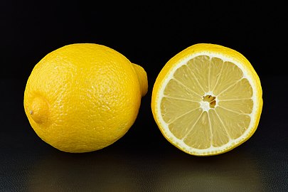 Lemon external surface and cross-section