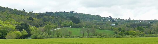 La montagne de Locronan et le hameau de Kergoat.