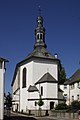 Katholische Kirche St. Nikolaus mit Giebelkreuz