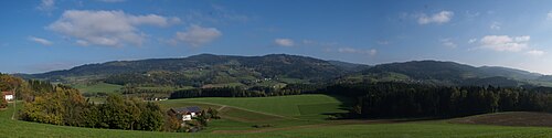 Panorama mit Sommerberg (815 m) links und Sommerberg (669 m) rechts