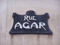 Parisko Agar kaleko plaka, Hector Guimard arkitektoak diseinatua (1911 inguruan)