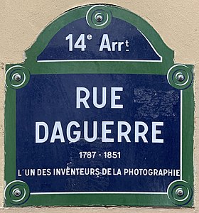 Voir la plaque.